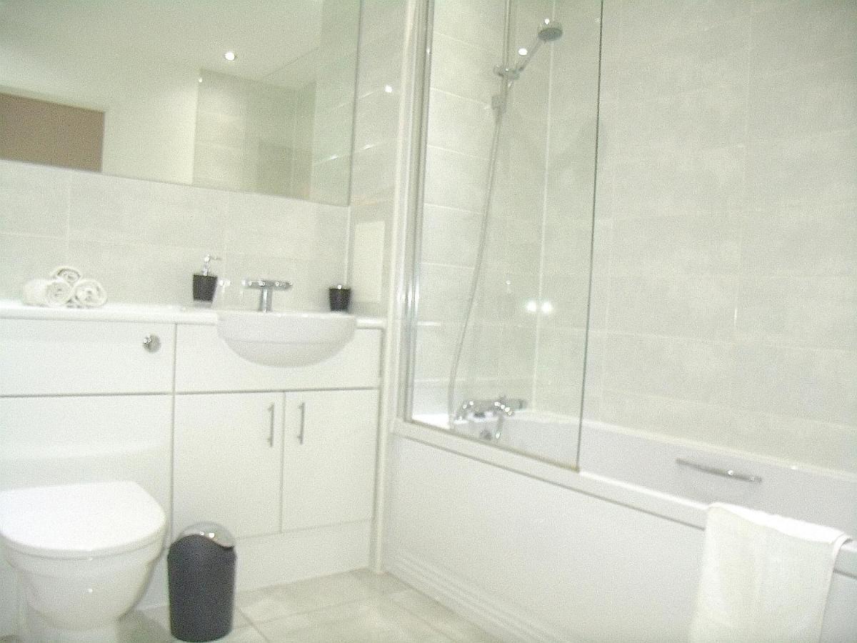 New Central Woking 1 And 2 Bedroom Apartments With Free Gym, Close To Train Station Eksteriør bilde