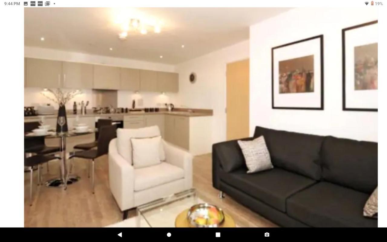 New Central Woking 1 And 2 Bedroom Apartments With Free Gym, Close To Train Station Eksteriør bilde