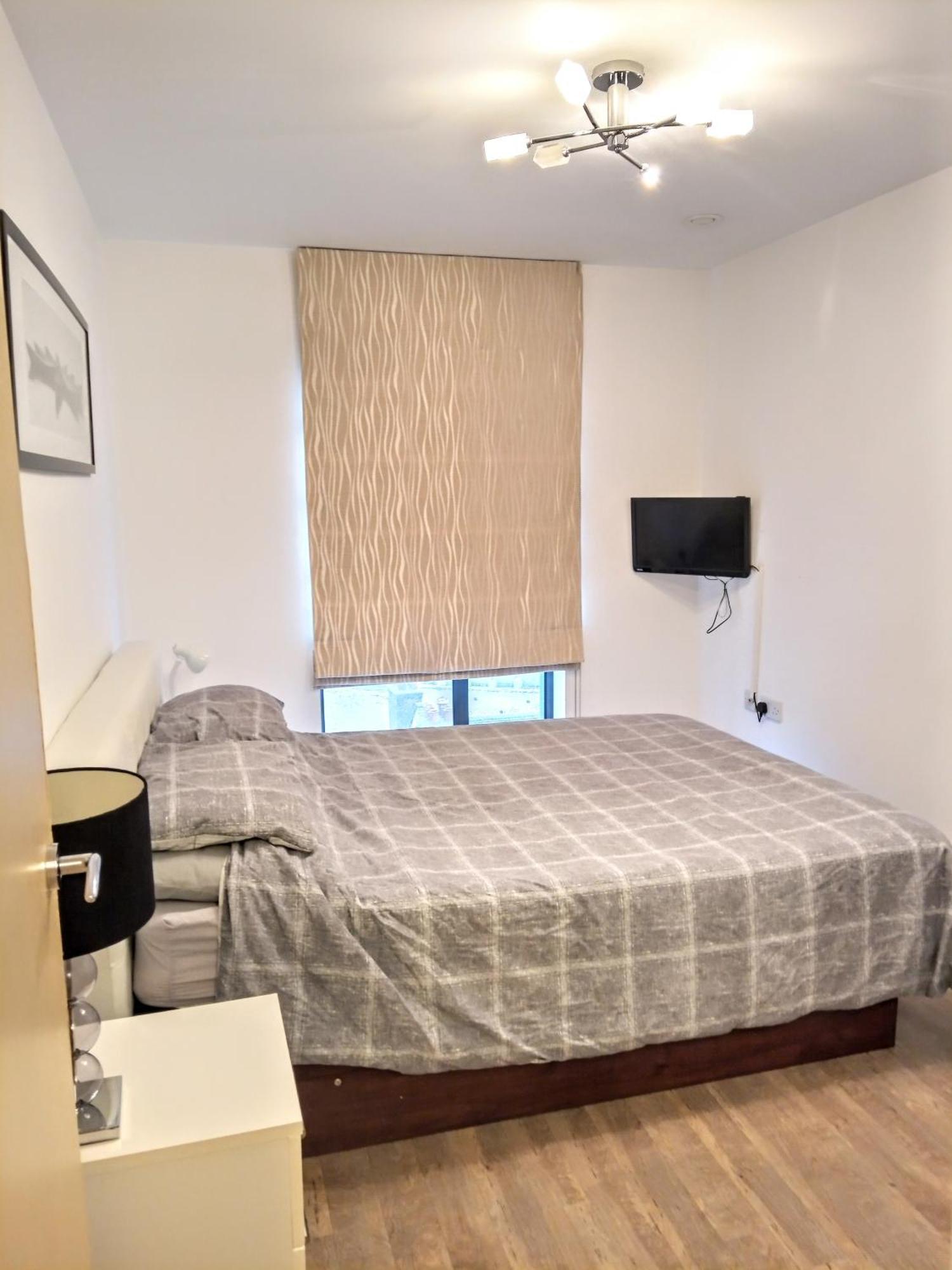 New Central Woking 1 And 2 Bedroom Apartments With Free Gym, Close To Train Station Eksteriør bilde