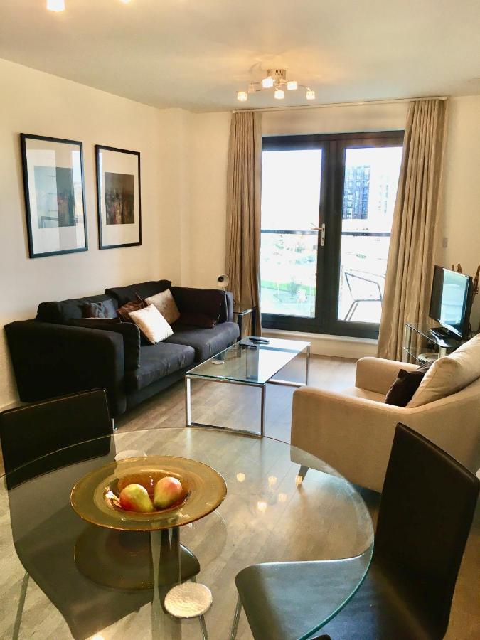 New Central Woking 1 And 2 Bedroom Apartments With Free Gym, Close To Train Station Eksteriør bilde